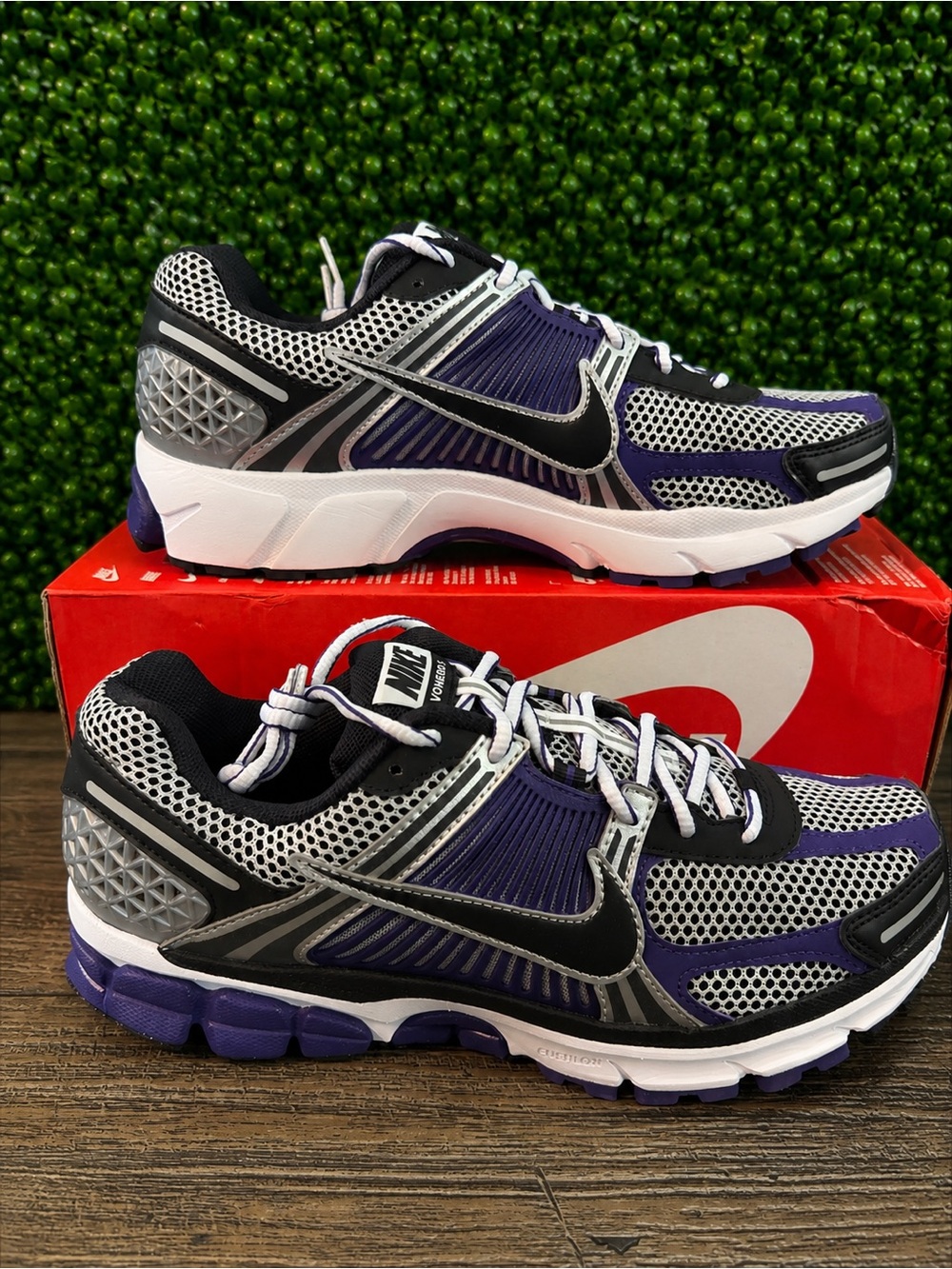 Nike Zoom Vomero 5 Metallic Silver Court Purple Size 9.5 M or 11 W IM2220-095